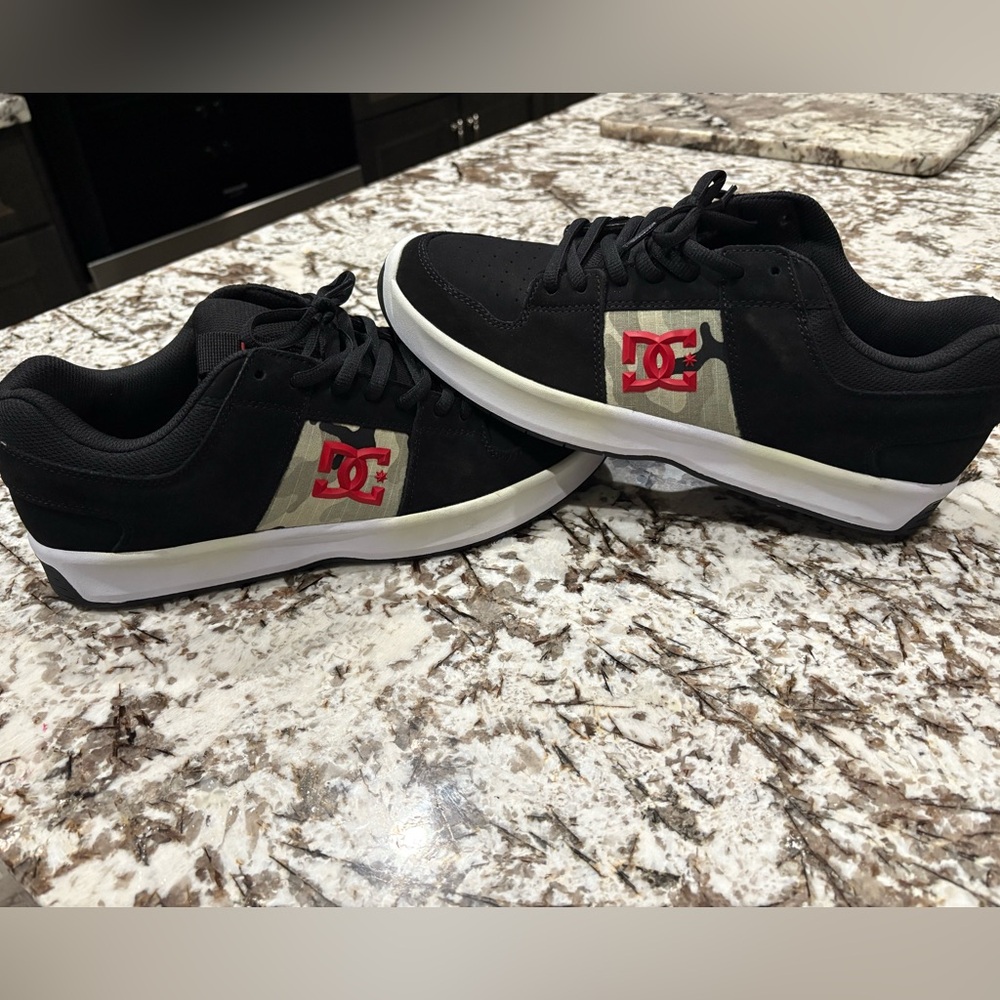 DC Men's Lynx Zero Casual Skate Shoes